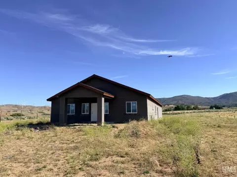 18701 Maurice Way, Tehachapi, CA 93561