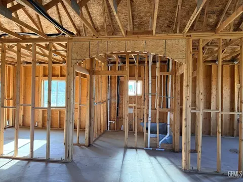 Entry Way - 18701 Maurice Way, Tehachapi, CA 93561 photo 5 of 5