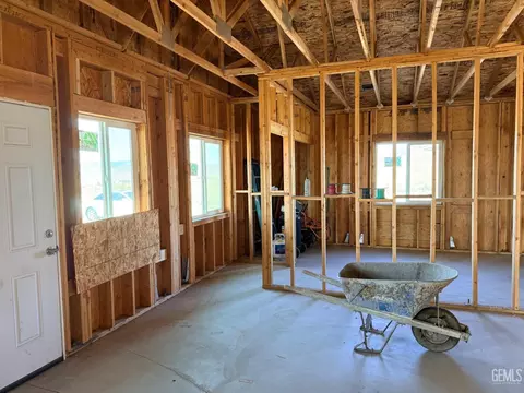 Entry Way - 18701 Maurice Way, Tehachapi, CA 93561 photo 1 of 5