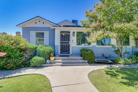 2704 Alturas Dr, Bakersfield, CA 93305