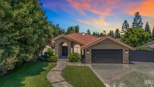 9112 Bridlewood Ln, Bakersfield, CA 93311