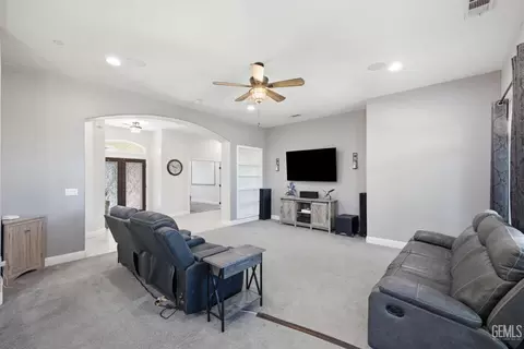 Other - 405 Hillard St, Taft, CA 93268 photo 3 of 19