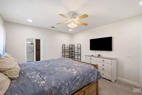 Bedroom - 405 Hillard St, Taft, CA 93268 photo 4 of 6