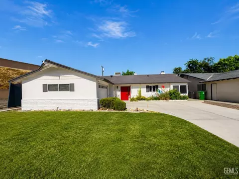 300 S Garnsey Ave, Bakersfield, CA 93309