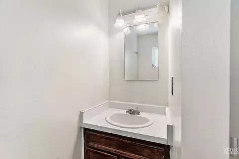 1016 Iris St, Wasco, CA 93280 photo 19