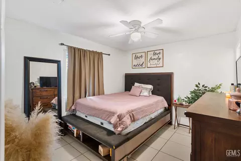 1016 Iris St, Wasco, CA 93280 photo 17