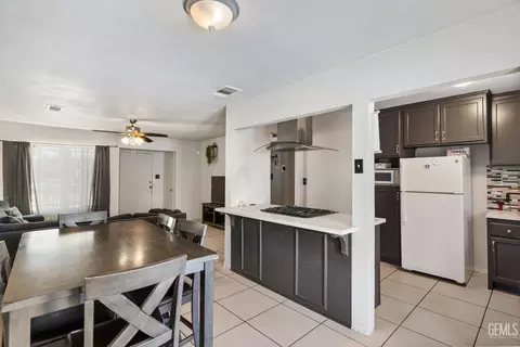 1016 Iris St, Wasco, CA 93280 photo 10