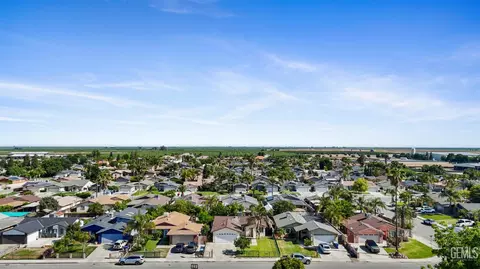 1016 Iris St, Wasco, CA 93280 photo 6