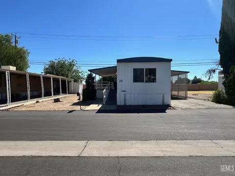 27 Tee Ln, Bakersfield, CA 93308