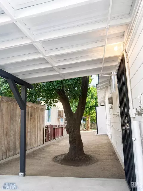 Exterior - 1073 12th St, Wasco, CA 93280 photo 6 of 7
