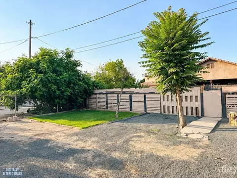 Exterior - 1073 12th St, Wasco, CA 93280 photo 1 of 7