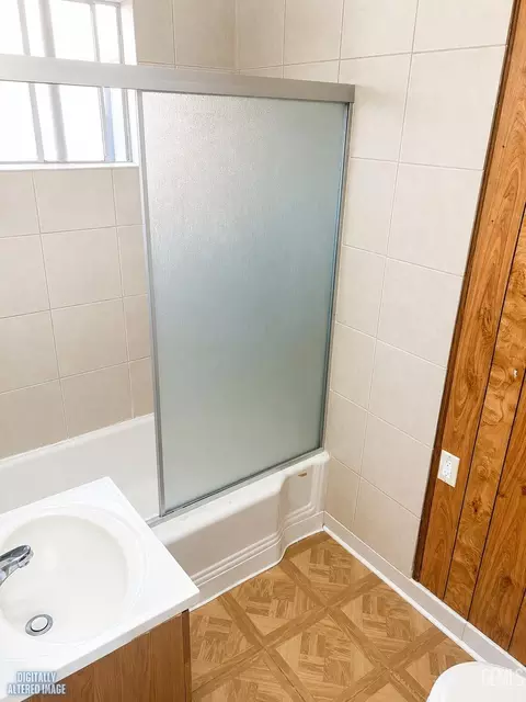 Bath - 1073 12th St, Wasco, CA 93280 photo 1 of 2