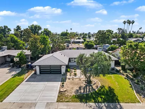112 Angell St, Bakersfield, CA 93309
