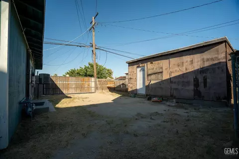 323 Birch St, Taft, CA 93268 photo 17