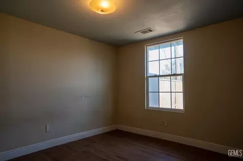 323 Birch St, Taft, CA 93268 photo 13