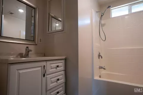 323 Birch St, Taft, CA 93268 photo 14