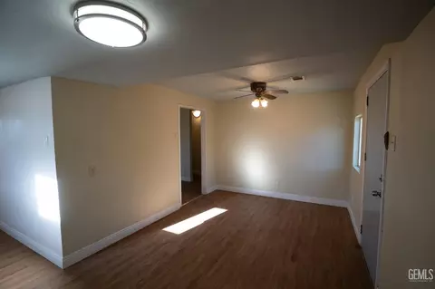 323 Birch St, Taft, CA 93268 photo 5