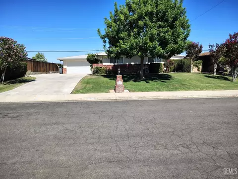 2812 Elmer Ave, Bakersfield, CA 93308