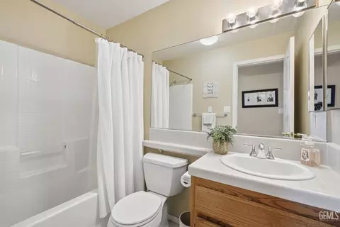 412 Lewisham St, Bakersfield, CA 93311 photo 31