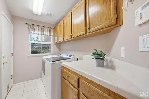 412 Lewisham St, Bakersfield, CA 93311 photo 32