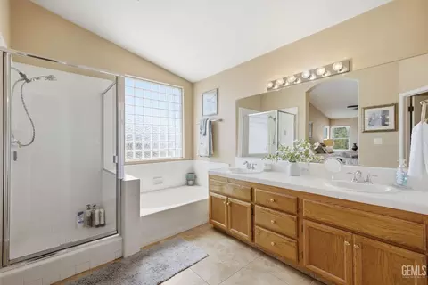 412 Lewisham St, Bakersfield, CA 93311 photo 40