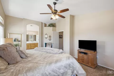 412 Lewisham St, Bakersfield, CA 93311 photo 37
