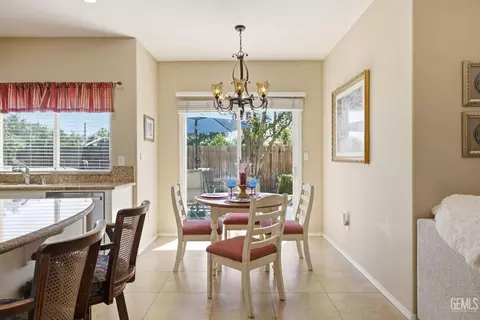 412 Lewisham St, Bakersfield, CA 93311 photo 16
