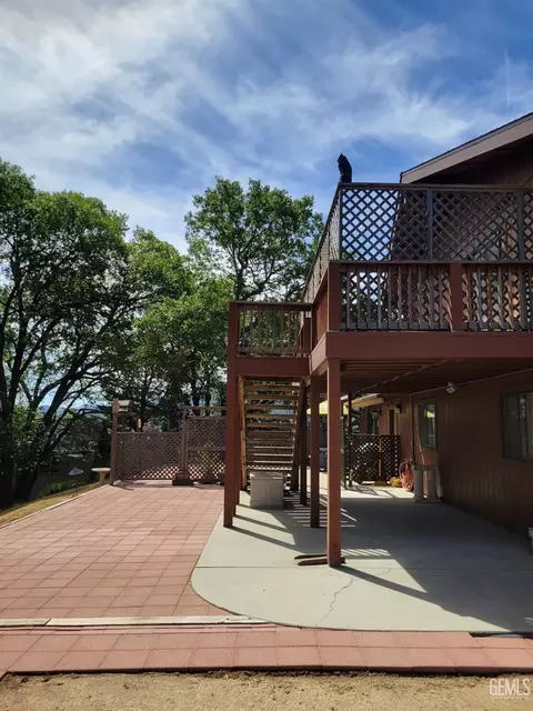 Other - 30341 Pinedale Dr, Tehachapi, CA 93561 photo 5 of 8