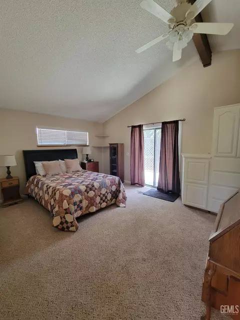 Bedroom - 30341 Pinedale Dr, Tehachapi, CA 93561 photo 1 of 4