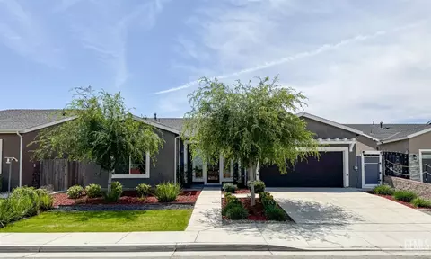 5913 Hawthorn Tree Ln, Bakersfield, CA 93313