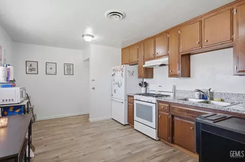 Kitchen - 2134 4th St, Wasco, CA 93280 photo 2 of 2