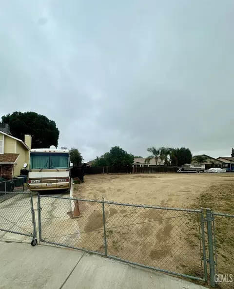 11401 Jimrik Ave, Bakersfield, CA 93312