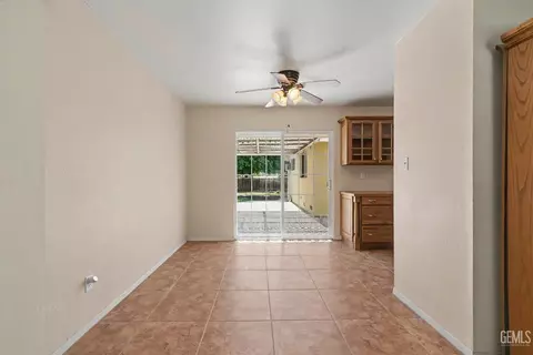 Dining - 904 Bell Ave, Taft, CA 93268 photo 1 of 1