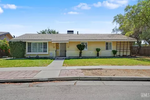 Exterior - 904 Bell Ave, Taft, CA 93268 photo 2 of 7