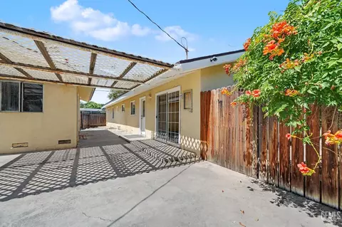 Exterior - 904 Bell Ave, Taft, CA 93268 photo 3 of 7
