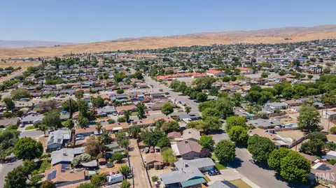 View/Area - 904 Bell Ave, Taft, CA 93268 photo 5 of 6