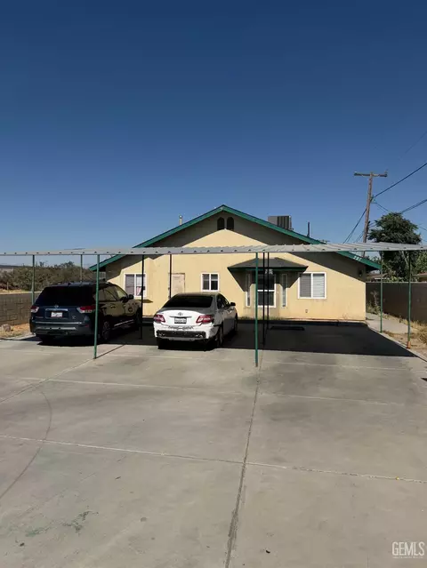 227 Simon Dr, Bakersfield, CA 93307