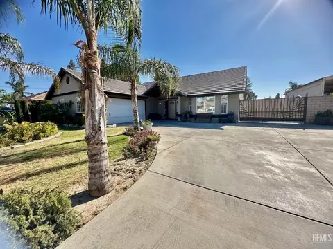 6301 Phyllis St, Bakersfield, CA 93313