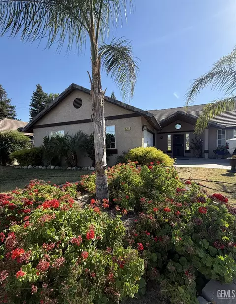 6301 Phyllis St, Bakersfield, CA 93313
