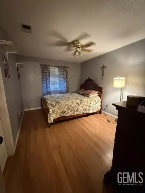 Bedroom - 6301 Phyllis St, Bakersfield, CA 93313 photo 2 of 3