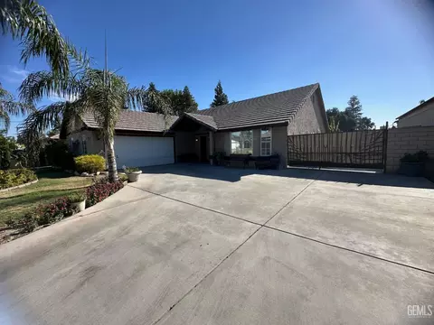 Exterior - 6301 Phyllis St, Bakersfield, CA 93313 photo 8 of 11