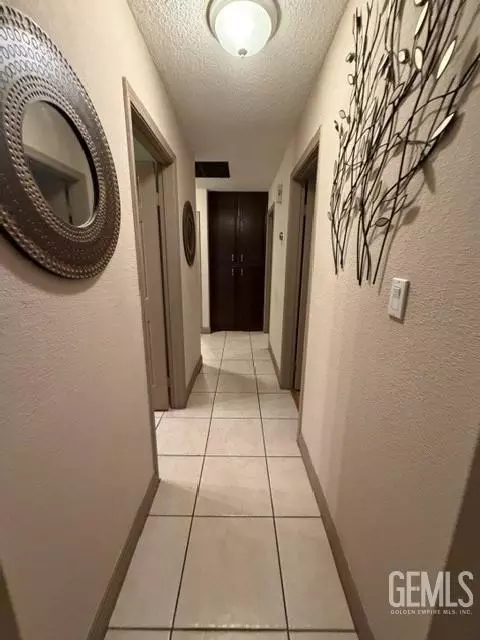 Entry Way - 6301 Phyllis St, Bakersfield, CA 93313 photo 4 of 4