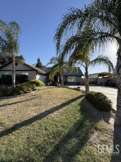 Exterior - 6301 Phyllis St, Bakersfield, CA 93313 photo 4 of 8