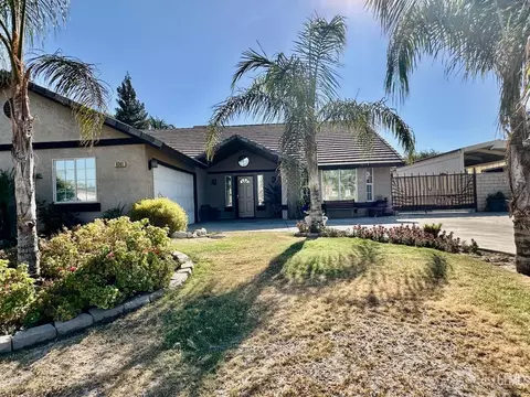 Exterior - 6301 Phyllis St, Bakersfield, CA 93313 photo 3 of 11