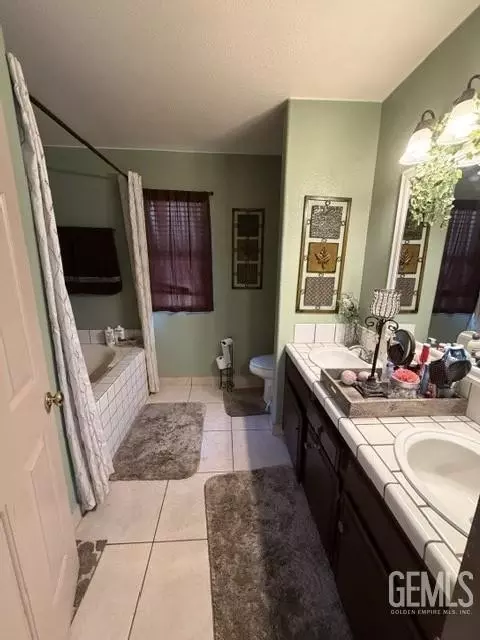 Bath - 6301 Phyllis St, Bakersfield, CA 93313 photo 2 of 2