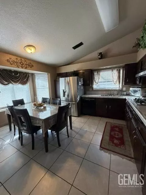 Kitchen - 6301 Phyllis St, Bakersfield, CA 93313 photo 2 of 2