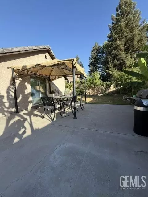 Exterior - 6301 Phyllis St, Bakersfield, CA 93313 photo 8 of 8