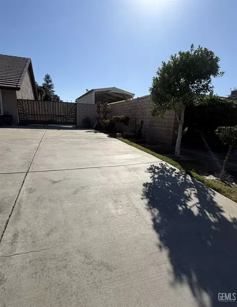 6301 Phyllis St, Bakersfield, CA 93313 photo 6
