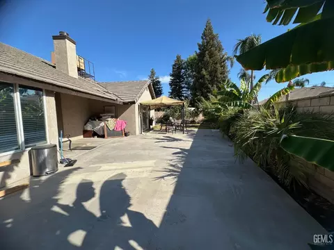 Exterior - 6301 Phyllis St, Bakersfield, CA 93313 photo 11 of 11