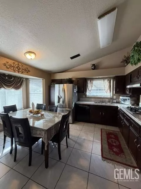 Kitchen - 6301 Phyllis St, Bakersfield, CA 93313 photo 1 of 2